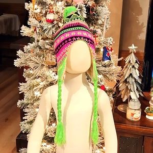 KIDS NEW WINTER HAT DARK GREEN SIZE 5T TO ADULT DEPENDS THE SIZE OF THEIR HEAD